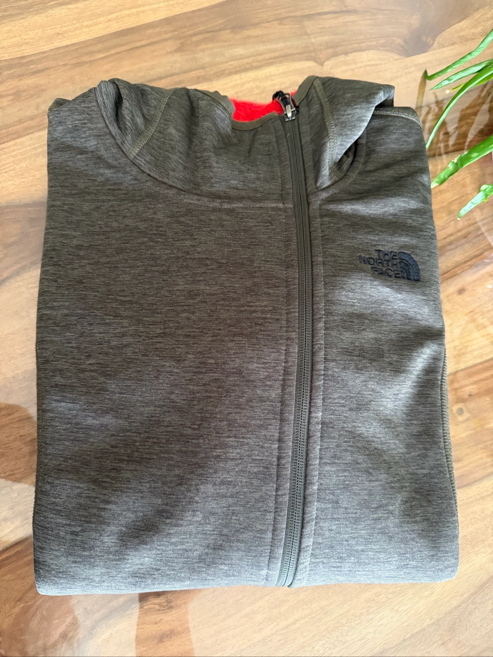 Veste The North Face feminina acolchoada - Tamanho M - Excelente estado - ideal para atividades ao ar livre – photo 18